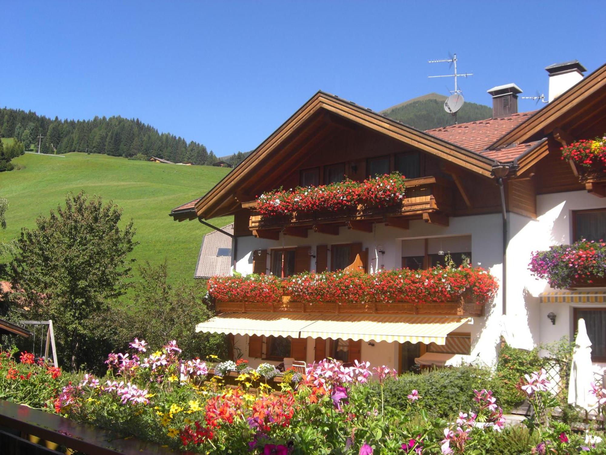 Appartements Haus Bachmann San Candido Extérieur photo